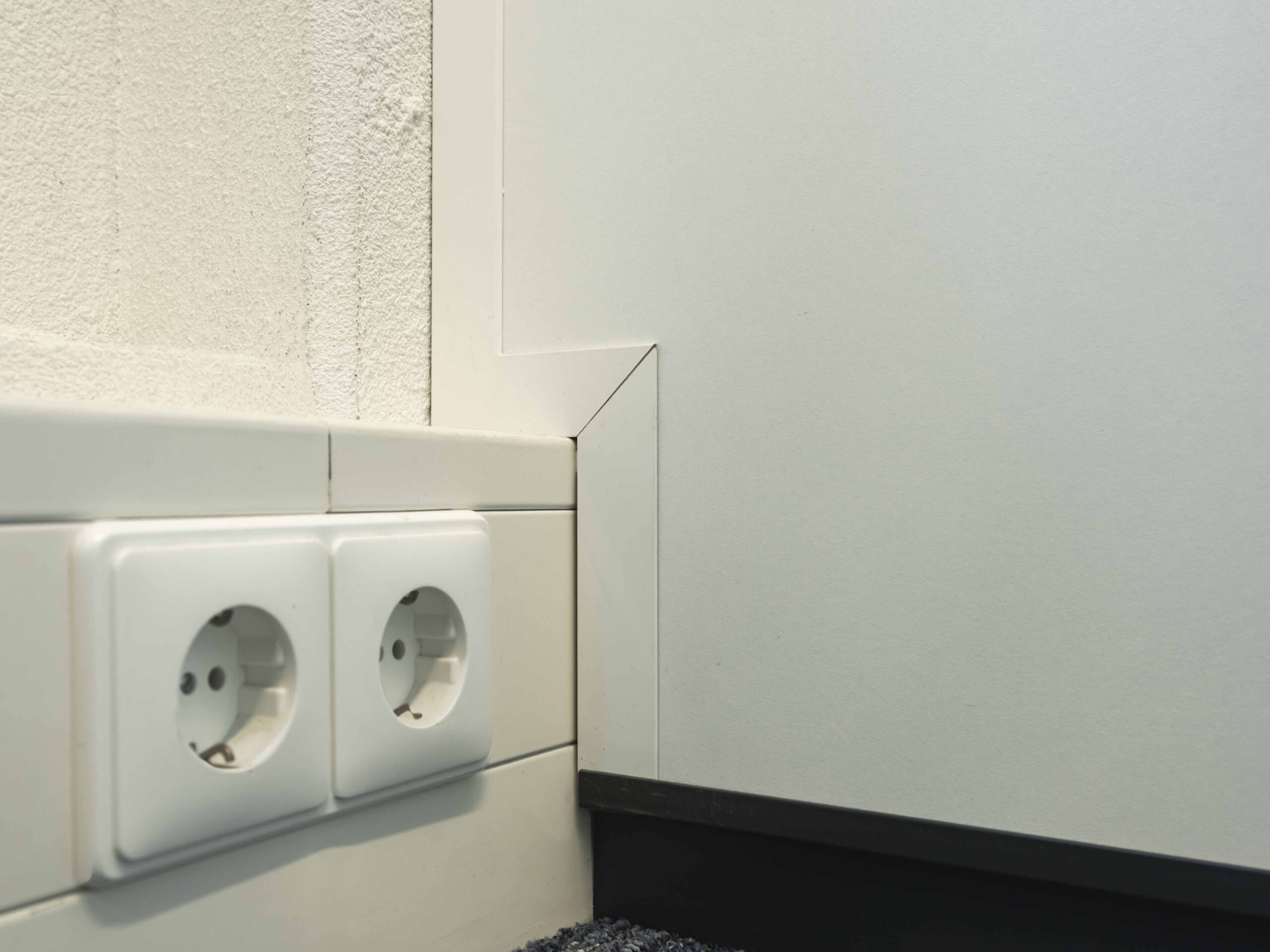 Intermontage Agrico Emmeloord aansluiting wand kabelgoot