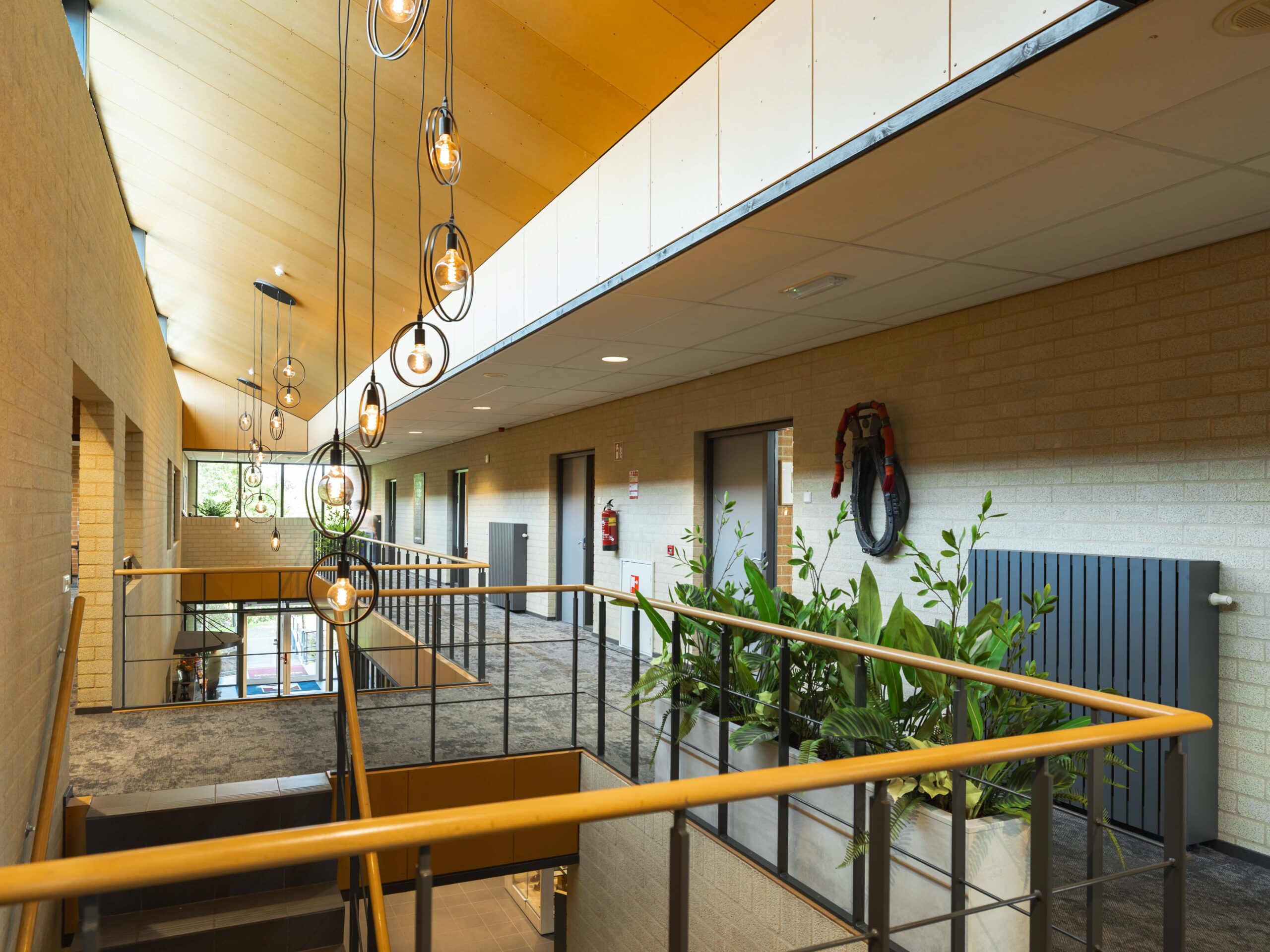 Intermontage interieurbouw Rouwmaat 1e etage radiatorombouw plantenbak