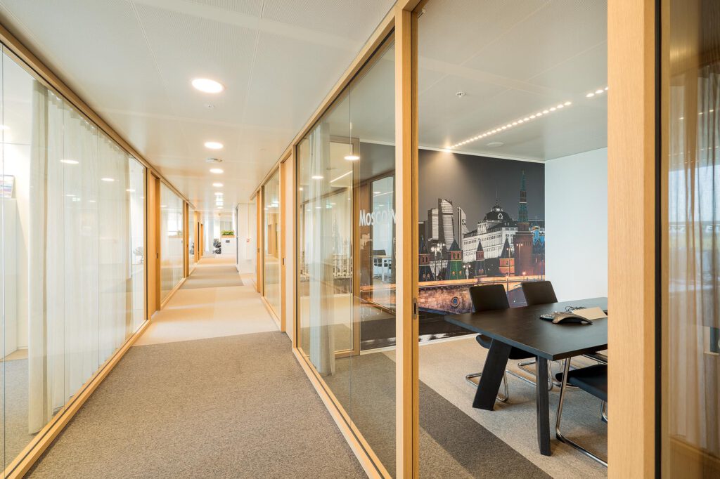 Kantoorinrichting Amsterdam Trade AT Bank WTC Zuidas Intermontage Woodframe glazen wanden